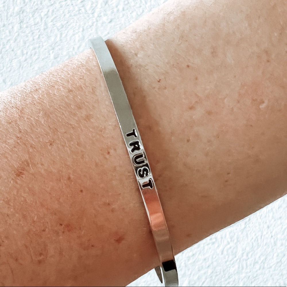 Trust Dainty Bracelet
